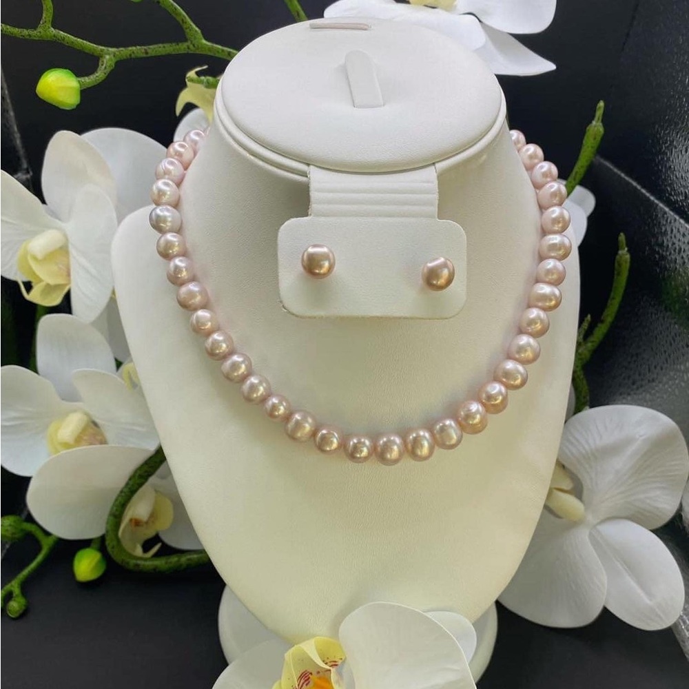 Authentic pink FWP pearl set